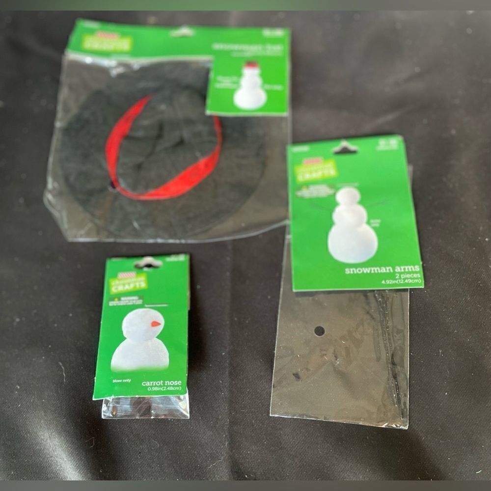 🎄❤️🎄
 NEW Christmas Arts & Crafts Build A Snowman Kit NWT